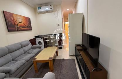 Apartment - Studio - 1 Bathroom for rent in Al Mansoura - Doha