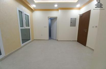 Apartment - 1 Bedroom - 2 Bathrooms for rent in Umm Ghwailina Comm - Umm Ghuwalina - Umm Ghuwailina - Doha