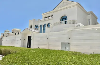 Villa - 4 Bedrooms - 7 Bathrooms for sale in Lusail Residence - Marina District - Lusail