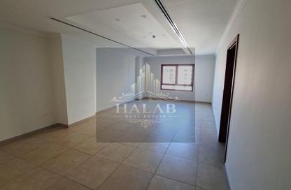 Apartment - 1 Bedroom - 2 Bathrooms for rent in East Porto Drive - Porto Arabia - The Pearl Island - Doha