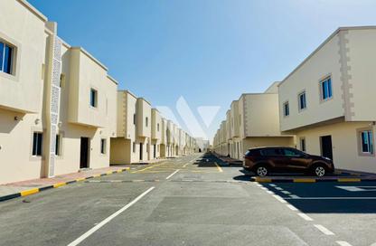 Compound - 6 Bedrooms - 6 Bathrooms for rent in Al Kheesa - Al Kheesa - Umm Salal Mohammed