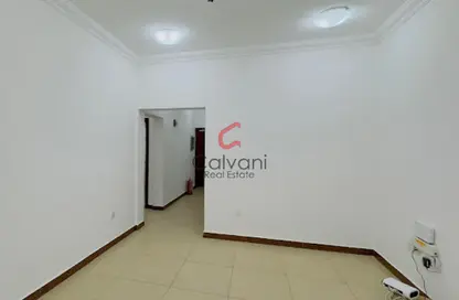 Apartment - 3 Bedrooms - 2 Bathrooms for rent in Ramada Commercial Building - Al Rawabi Street - Al Muntazah - Doha