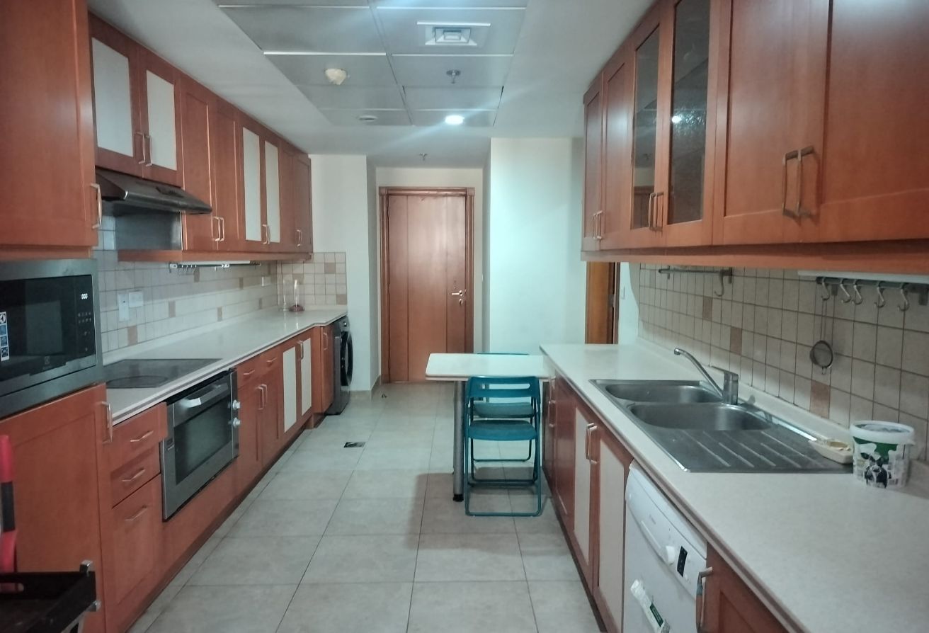 3 Bedroom Fully Furnished Side Marina View thumbnail 15