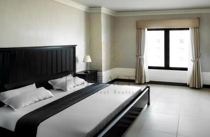 Apartment - 1 Bedroom - 2 Bathrooms for sale in West Porto Drive - Porto Arabia - The Pearl Island - Doha