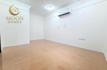 Apartment - 1 - 1 for rent in Umm Ghuwailina 4 - Umm Ghuwailina - Doha Apartment - 1 - 1 for rent in Umm Ghuwailina 4 - Umm Ghuwailina - Doha