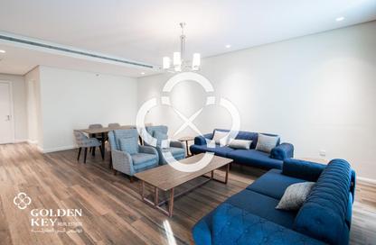Apartment - 3 Bedrooms - 4 Bathrooms for rent in The Garden - Floresta Gardens - The Pearl Island - Doha