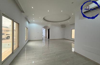 Villa - 6 - 7 for rent in Al Dafna - Al Dafna - Doha