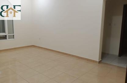 Apartment - 2 Bedrooms - 2 Bathrooms for rent in Bin Omran - Fereej Bin Omran - Doha