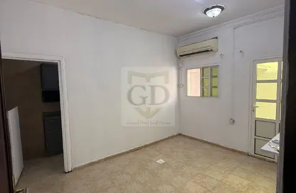 Apartment - 1 Bedroom - 1 Bathroom for rent in Ain Khaled Villas - Ain Khaled - Doha