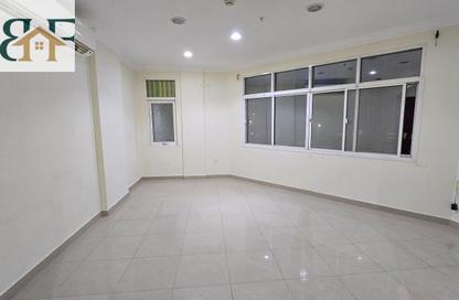 Apartment - 3 Bedrooms - 3 Bathrooms for rent in Muntazah 7 - Al Muntazah - Doha