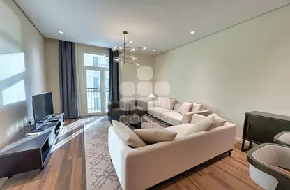 Apartment - 1 Bedroom - 2 Bathrooms for rent in Floresta Gardens - Floresta Gardens - The Pearl Island - Doha Apartment - 1 Bedroom - 2 Bathrooms for rent in Floresta Gardens - Floresta Gardens - The Pearl Island - Doha