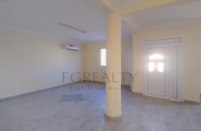 مجمع سكني - 6 غرف نوم - 4 حمامات للايجار في Al Sakhama - الدوحة