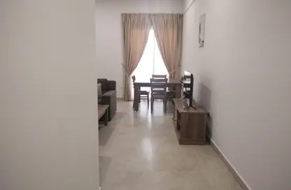 شقة - غرفة نوم - 2 حمامات للايجار في ويست واك - الوعب - الدوحة