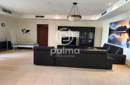 Apartment - 2 Bedrooms - 3 Bathrooms for rent in West Porto Drive - Porto Arabia - The Pearl Island - Doha