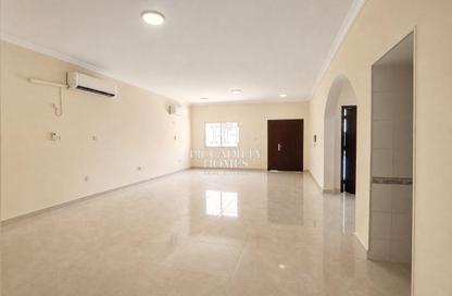 Villa - 3 Bedrooms - 3 Bathrooms for rent in Wadi Al Markh - Muraikh - AlMuraikh - Doha