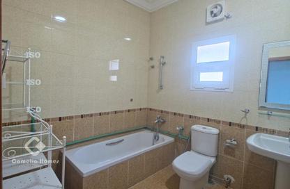 Villa - 5 - 5 for rent in Izghawa - Izghawa - Doha
