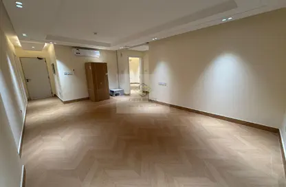 Apartment - 2 Bedrooms - 2 Bathrooms for rent in Al Nasr Street - Al Nasr - Doha