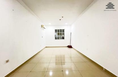 Apartment - 2 Bedrooms - 2 Bathrooms for rent in Muntazah 10 - Al Muntazah - Doha