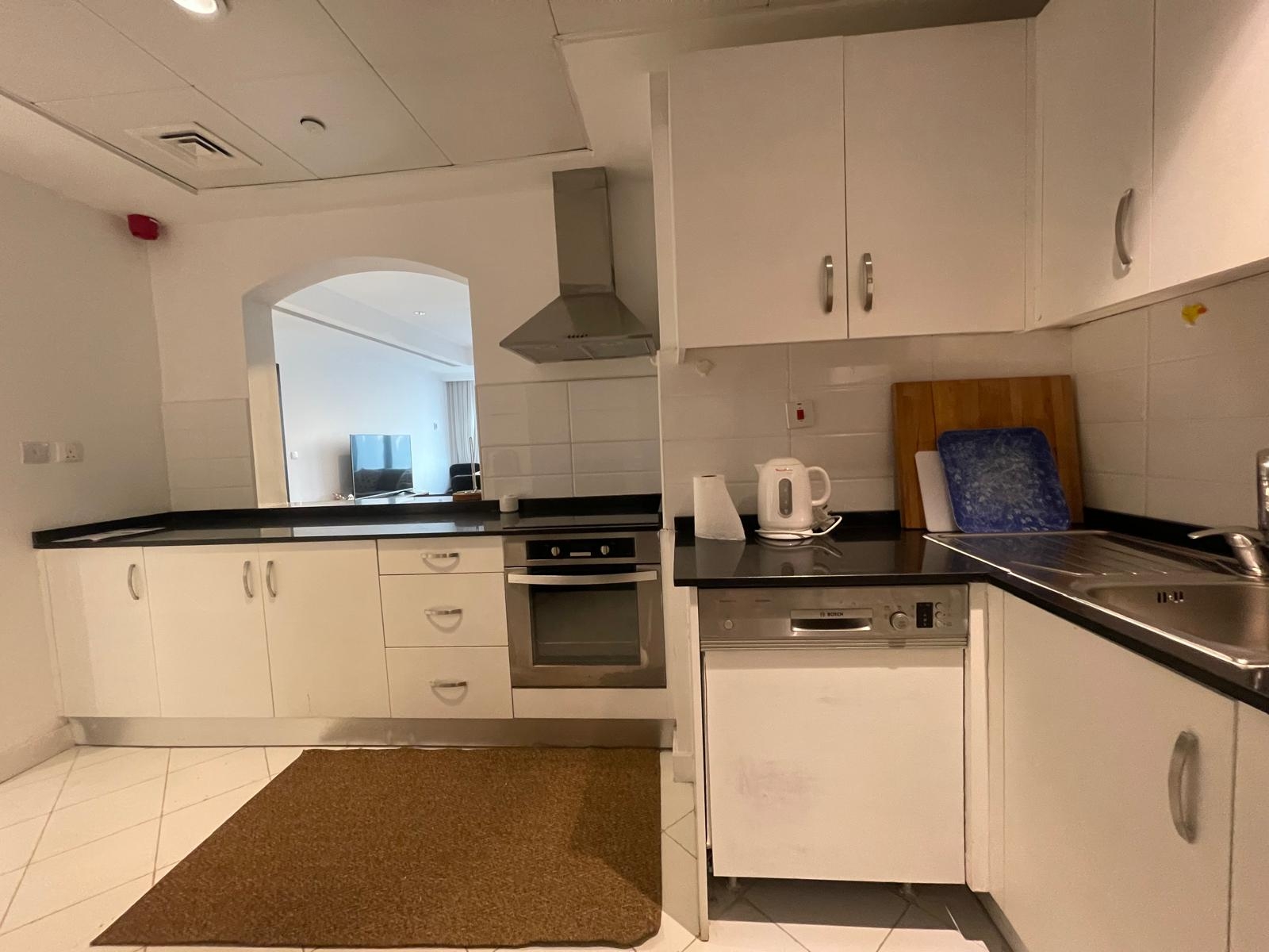 FREE HALF MONTH 1BEDROOM FULLY FURNISHED thumbnail 7