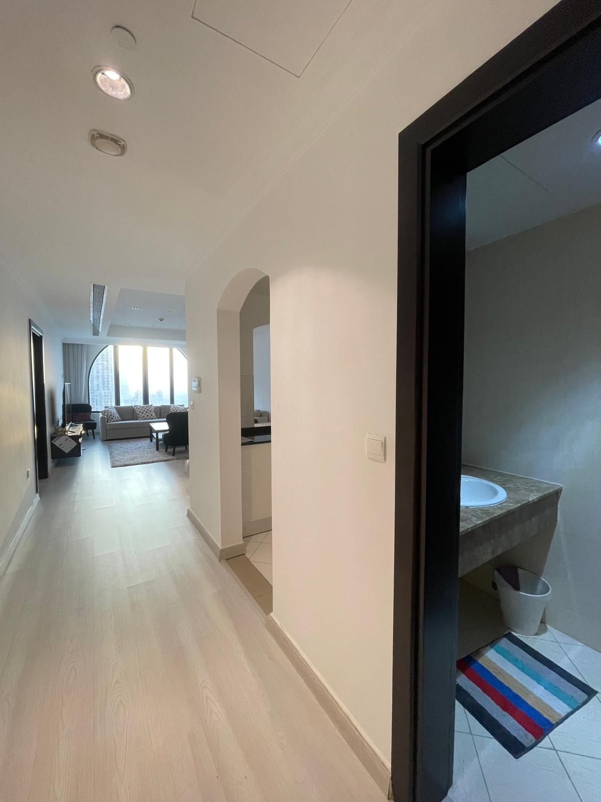 FREE HALF MONTH 1BEDROOM FULLY FURNISHED thumbnail 5
