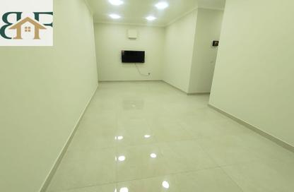 Apartment - 2 Bedrooms - 2 Bathrooms for rent in Al Nasr Street - Al Nasr - Doha