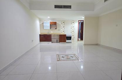 Apartment - 1 Bedroom - 1 Bathroom for rent in Onaiza Street - Diplomatic Area - Doha