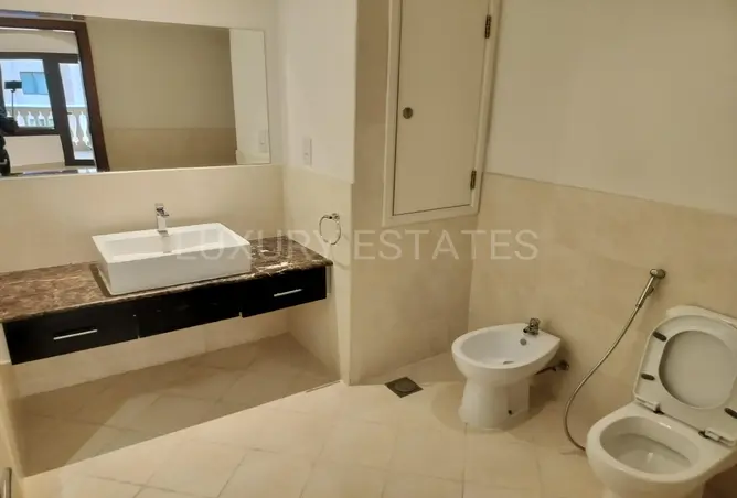 989005 - Property Image 3