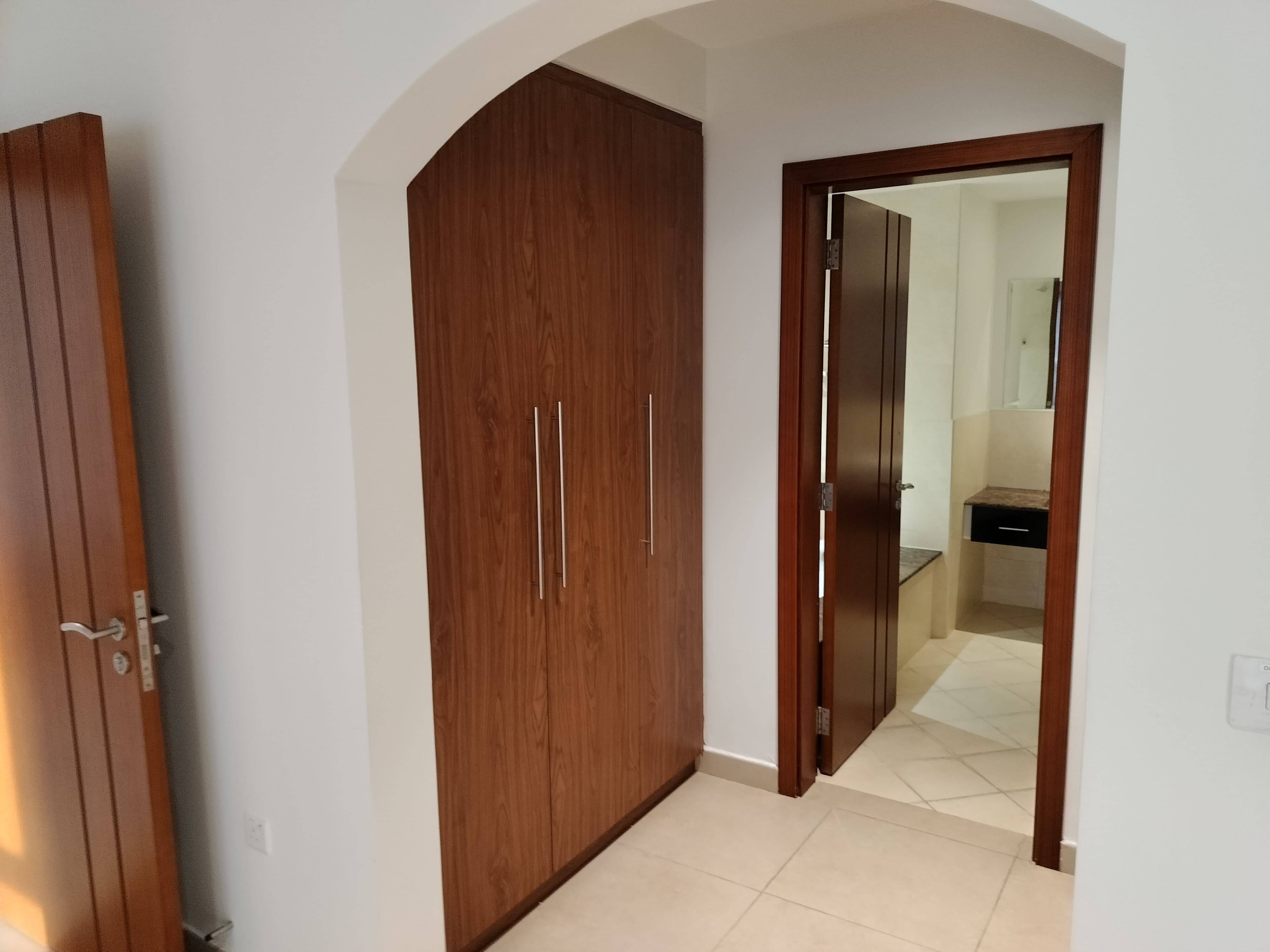 FREE ONE MONTH 1BEDROOM SEMI FURNISHED WITH MARINA thumbnail 4