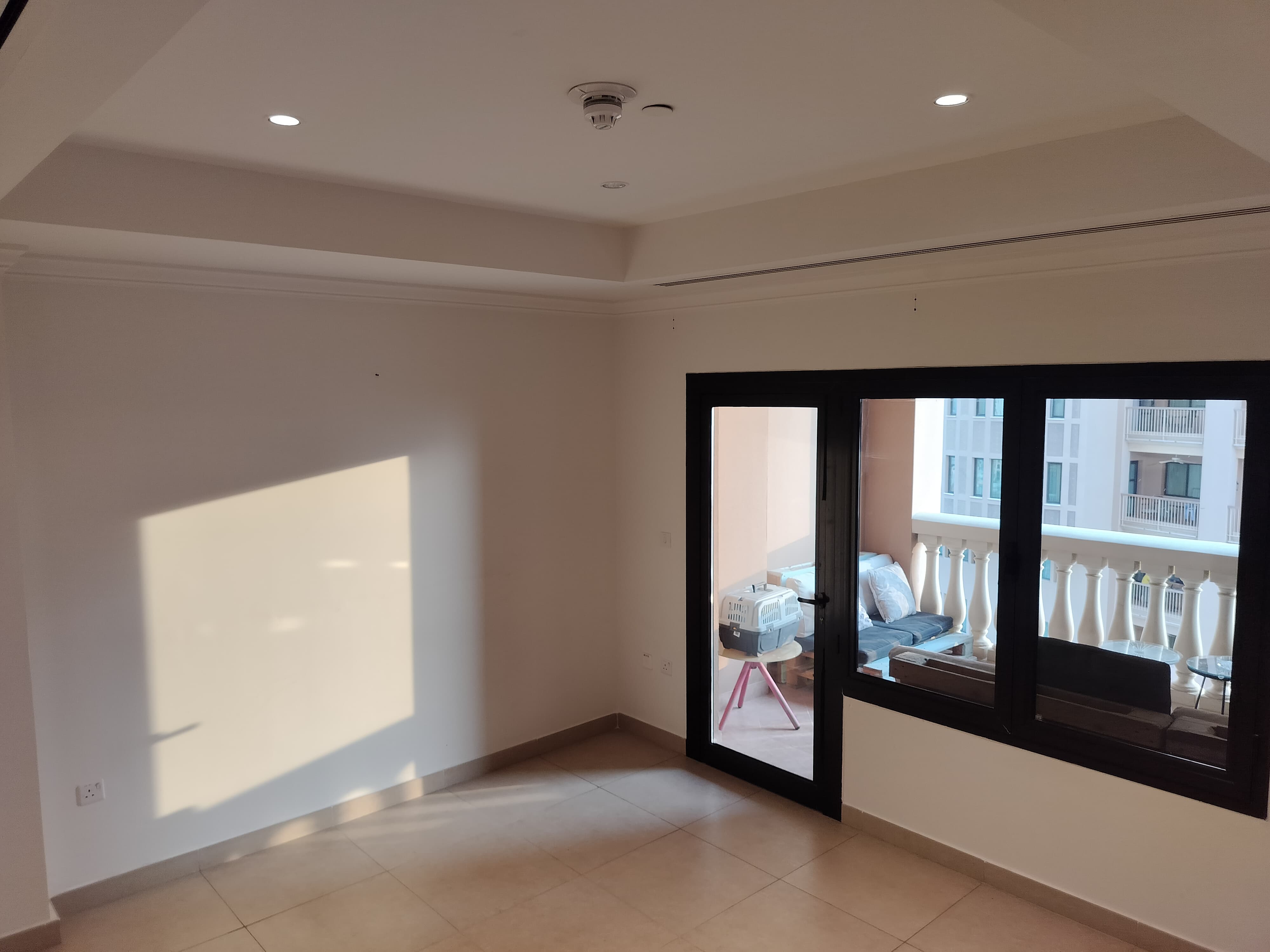 FREE ONE MONTH 1BEDROOM SEMI FURNISHED WITH MARINA thumbnail 2