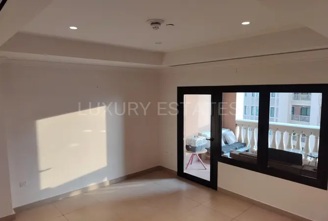 989005 - Property Image 2