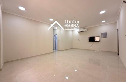 Apartment - 2 Bedrooms - 2 Bathrooms for rent in Al Nasr Street - Al Nasr - Doha