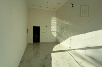Shop - Studio - 1 Bathroom for rent in Al Duhail - Al Duhail - Doha