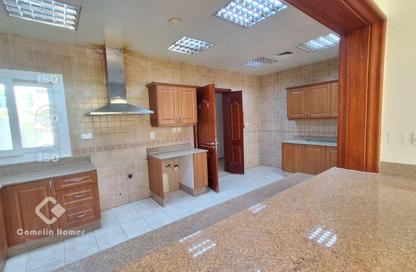 Villa - 3 - 4 for rent in Umm Al Seneem Street - Ain Khaled - Doha