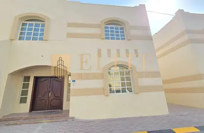 شقة - 4 غرف نوم - 5 حمامات للايجار في فلل عين خالد - عين خالد - الدوحة