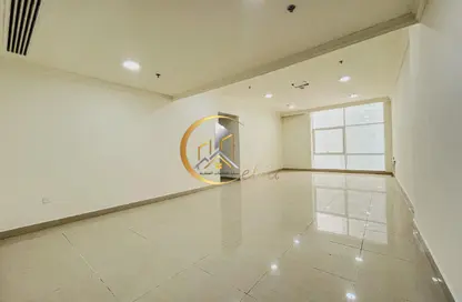 Apartment - 2 Bedrooms - 2 Bathrooms for rent in Al Salam Tower - Corniche Road - Corniche Road - Doha
