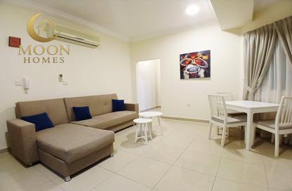 Apartment - 1 Bedroom - 1 Bathroom for rent in Umm Ghuwailina 4 - Umm Ghuwailina - Doha
