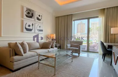 شقة - 2 غرف نوم - 3 حمامات للايجار في The St. Regis Marsa Arabia Island - Marsa Arabia - جزيرة اللؤلؤة - الدوحة