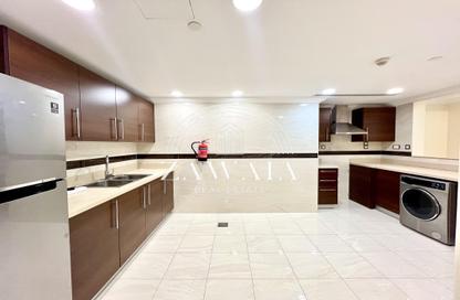 Apartment - 1 Bedroom - 2 Bathrooms for rent in East Porto Drive - Porto Arabia - The Pearl Island - Doha