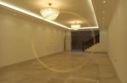 Villa - 7+ - 7+ for rent in Waterfront West Villas - Waterfront Residential - The Waterfront - Lusail