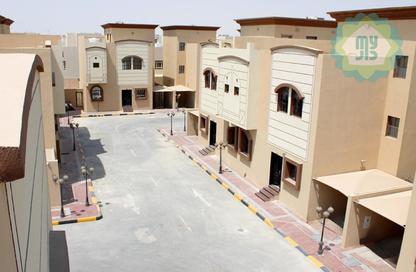 Villa - 5 Bedrooms - 4 Bathrooms for rent in Al Kheesa - Al Kheesa - Umm Salal Mohammed