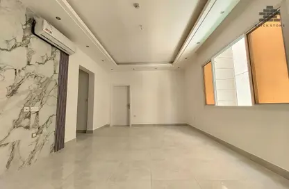 Apartment - 2 Bedrooms - 2 Bathrooms for rent in Al Mansoura - Al Mansoura - Doha