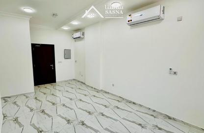 Apartment - 2 Bedrooms - 2 Bathrooms for rent in Madinat Khalifa South - Madinat Khalifa - Doha