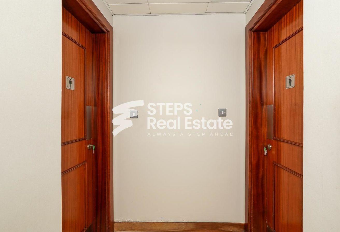 Panoramic Sea-View Executive Office, West Bay Tower — photo 5