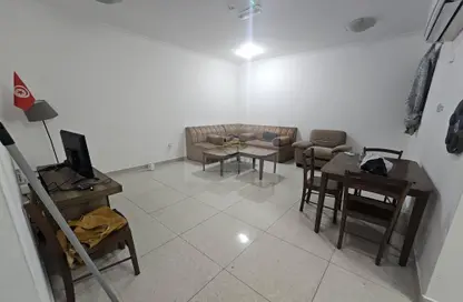 شقة - غرفة نوم - 1 حمام للايجار في ام غوالينا تجارية - ام غويلينا - أم غويلينا - الدوحة