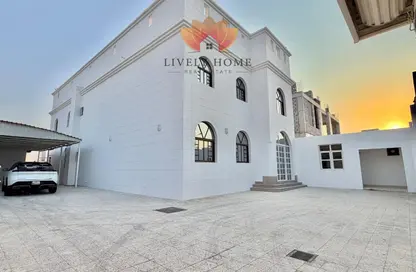 Villa - 6 Bedrooms for rent in Onaiza Street - Diplomatic Area - Doha