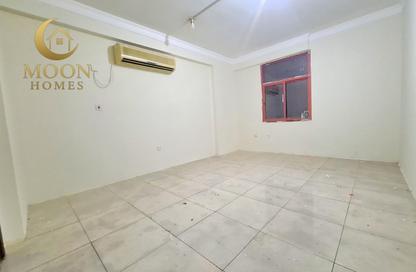 Apartment - 2 - 2 for rent in Umm Ghwailina Comm - Umm Ghuwalina - Umm Ghuwailina - Doha