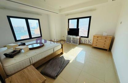 Apartment - 2 Bedrooms - 3 Bathrooms for rent in Tower 14 - Porto Arabia - The Pearl Island - Doha