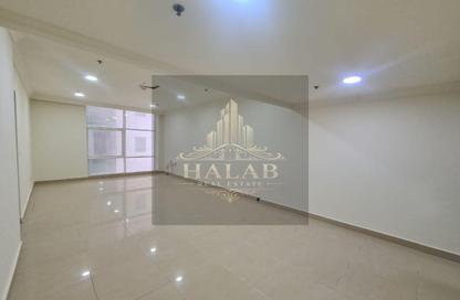 Apartment - 2 Bedrooms - 2 Bathrooms for rent in Al Salam Tower - Corniche Road - Corniche Road - Doha