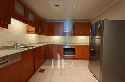 Apartment - 1 Bedroom - 2 Bathrooms for rent in West Porto Drive - Porto Arabia - The Pearl Island - Doha