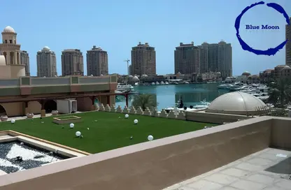 تاون هاوس - 3 غرف نوم - 4 حمامات للايجار في طريق بورتو الغربي - بورتو أرابيا - جزيرة اللؤلؤة - الدوحة